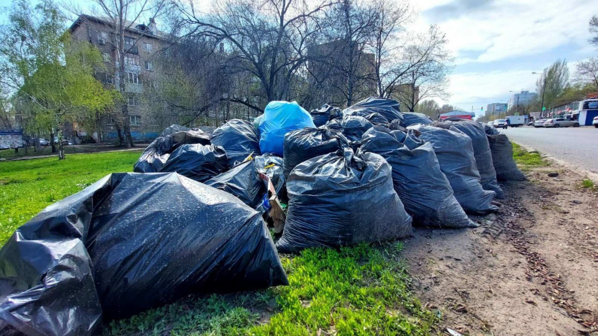 Вывоз и утилизация мусора после субботника в Черемхове в октябре