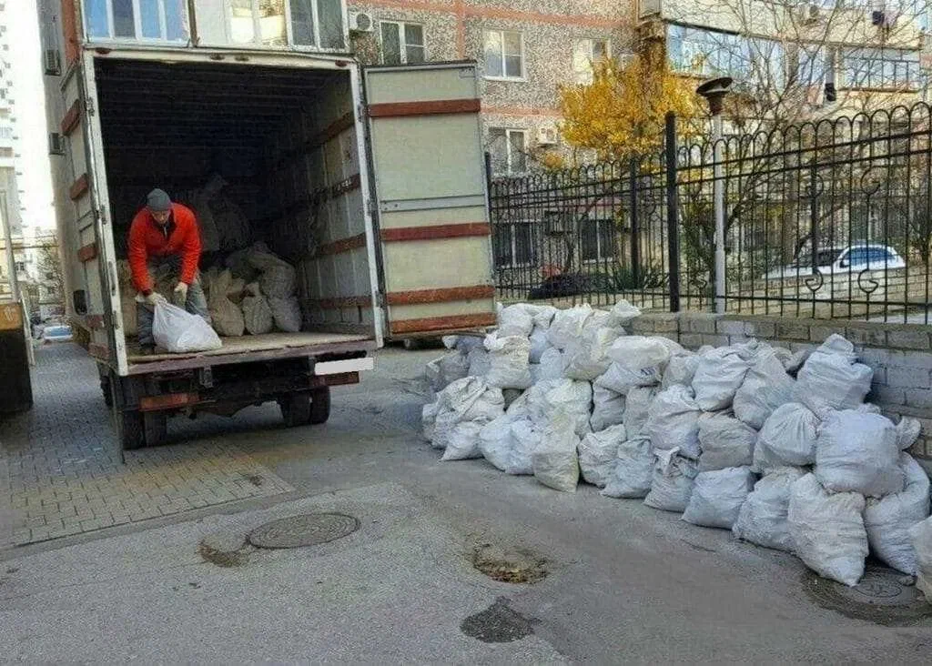 Вывоз мусора после переезда в Черемхове в октябре