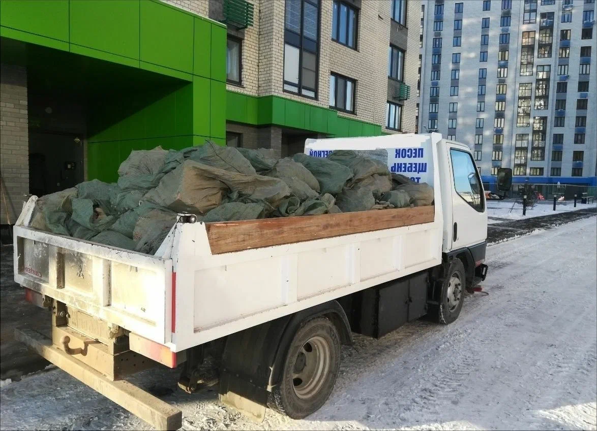 Вывоз мусора грузовым фургоном 3 тонны в Черемхове — цена от 1408 руб., ПроМусор