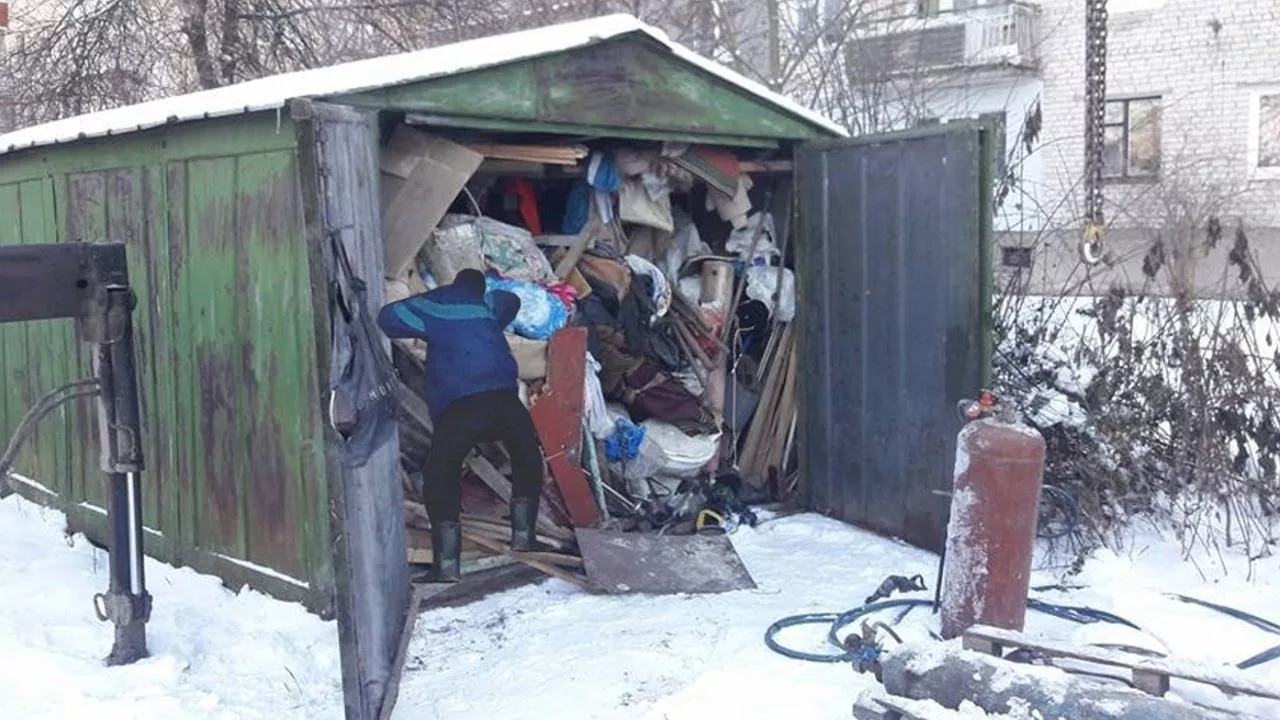 Вывоз мусора из гаража с гарантией чистоты в Черемхове в октябре
