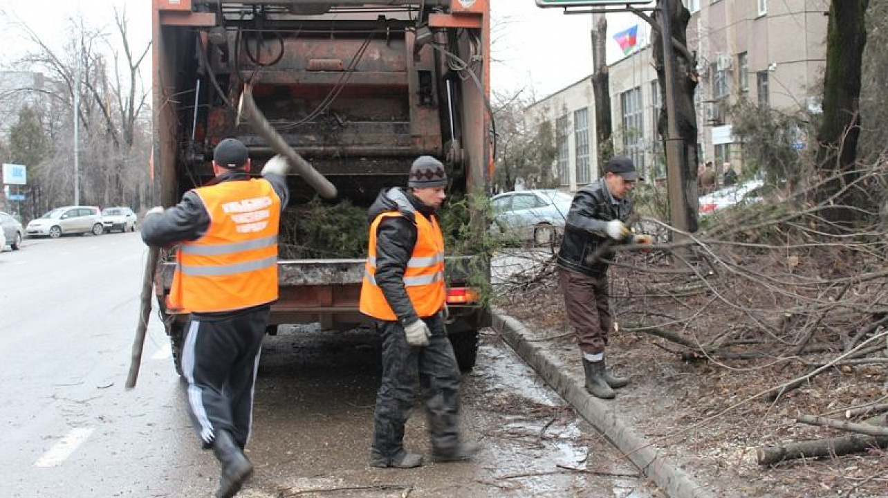 Уборка после стихийного бедствия в Черемхове от 2971 руб